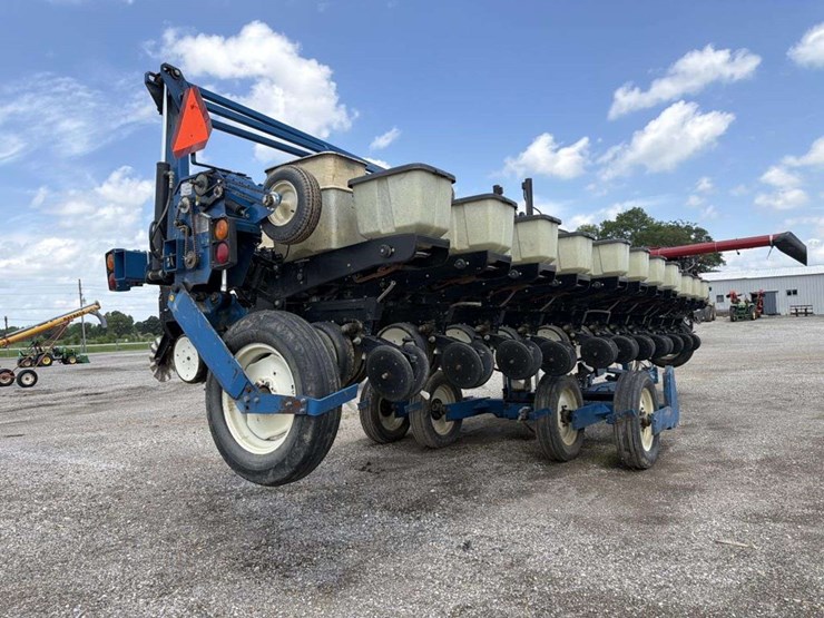kinze-2600-image-5