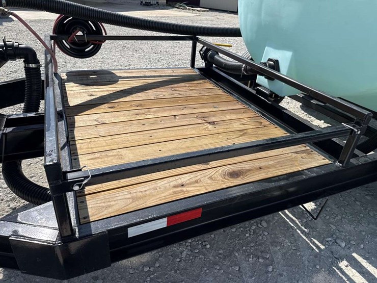 dalton-1300-galllon-tender-trailer-image-8