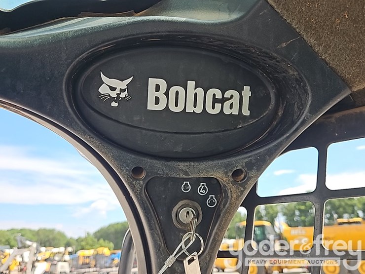 2023-bobcat-t550-image-30