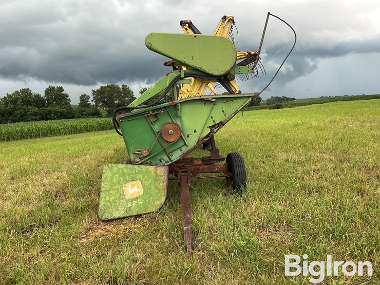 john-deere-220-image-4
