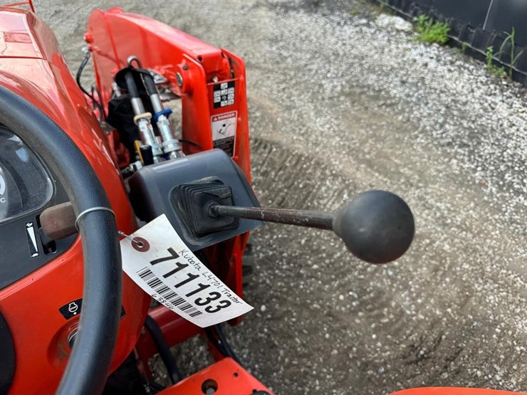 2019-kubota-l4701-image-22