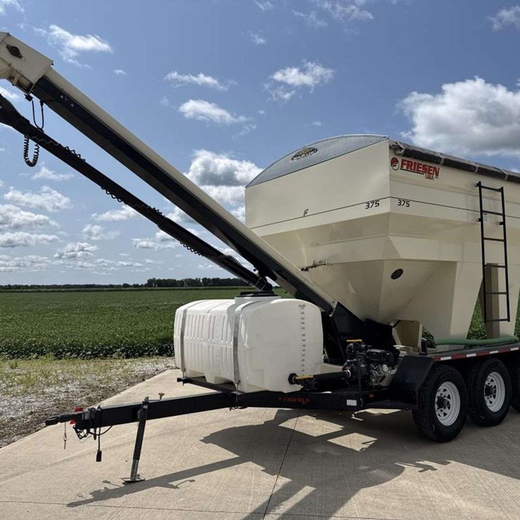 Friesen 375 Tri-Axle Seed Tender