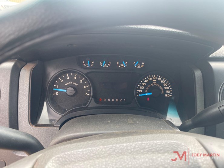 2013-ford-f150-xl-image-25