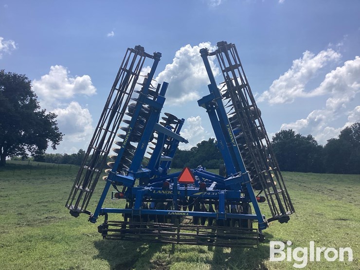 2015-landoll-7431-26-image-20