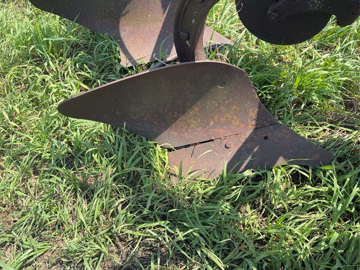 avery-three-bottom-14”-pull-type-moldboard-plow-image-21