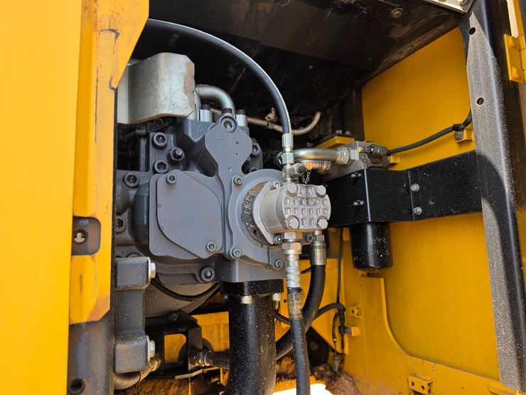 2018-deere-470g-lc-image-139