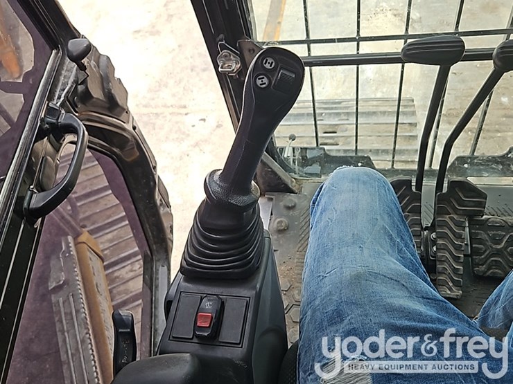 2019-caterpillar-336gc-image-35