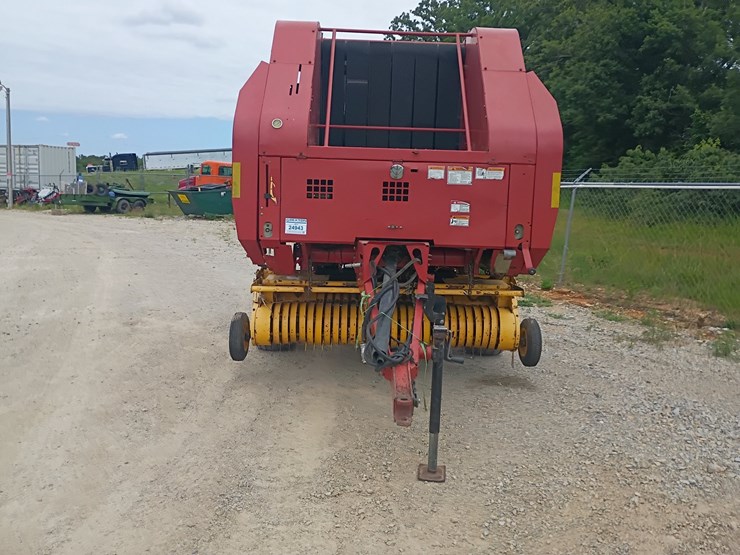 new-holland-br7070-image-8