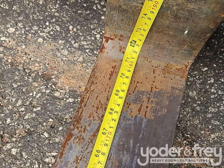 2015-caterpillar-tl943c-image-9