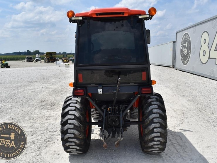 2013-kubota-b3000hsd-image-4