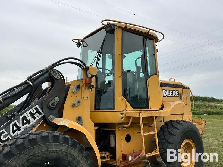 1999-deere-tc44h-image-9