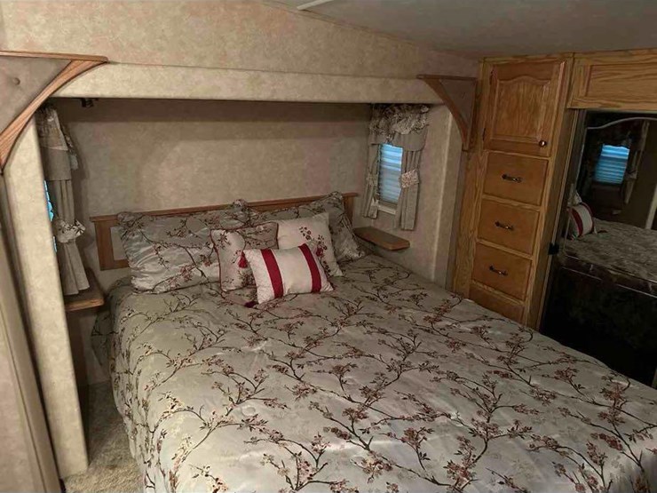 2007-cedar-creek-travel-trailer-image-35