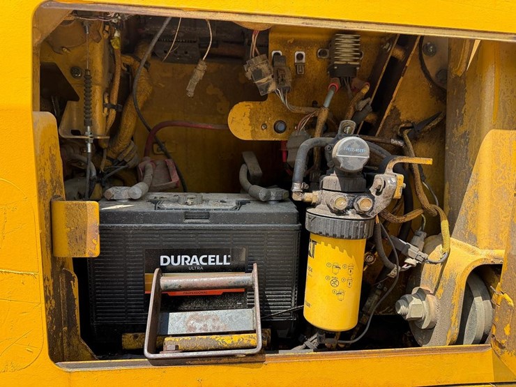 caterpillar-d4g-lgp-image-20