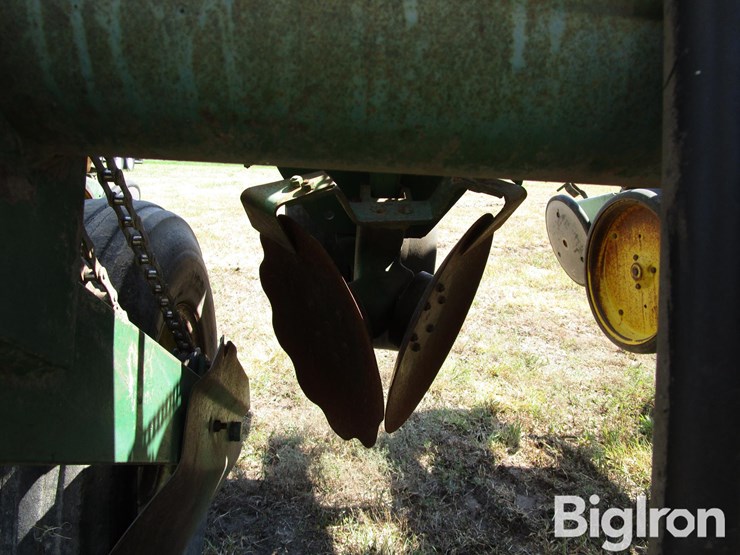 john-deere-7000-image-16