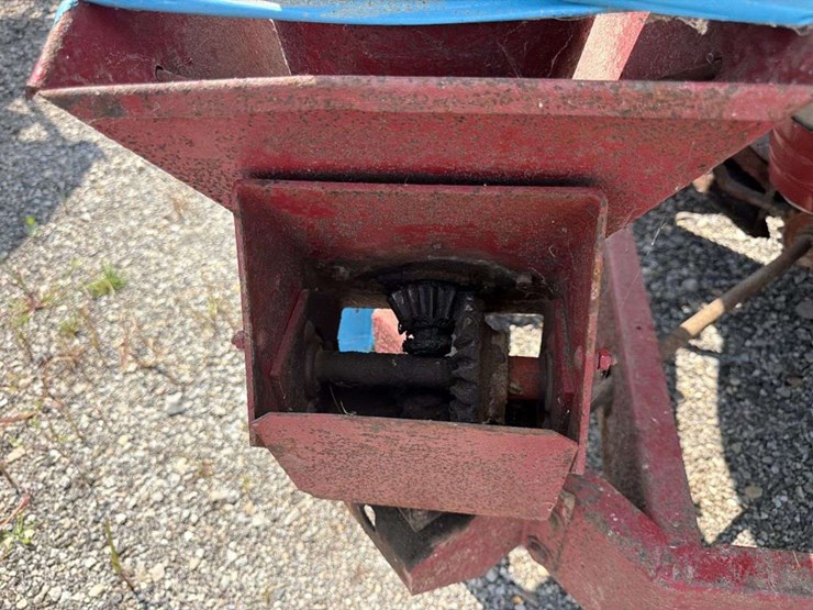 1966-farmhand-feed-grinder-with-corn-sheller-image-20