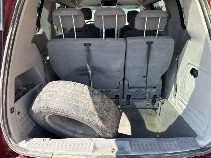 2008-dodge-caravan-image-13