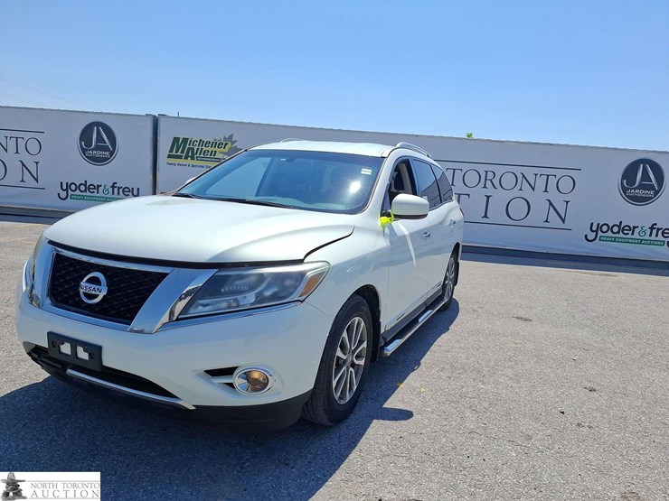 2014-nissan-pathfinder-image-1
