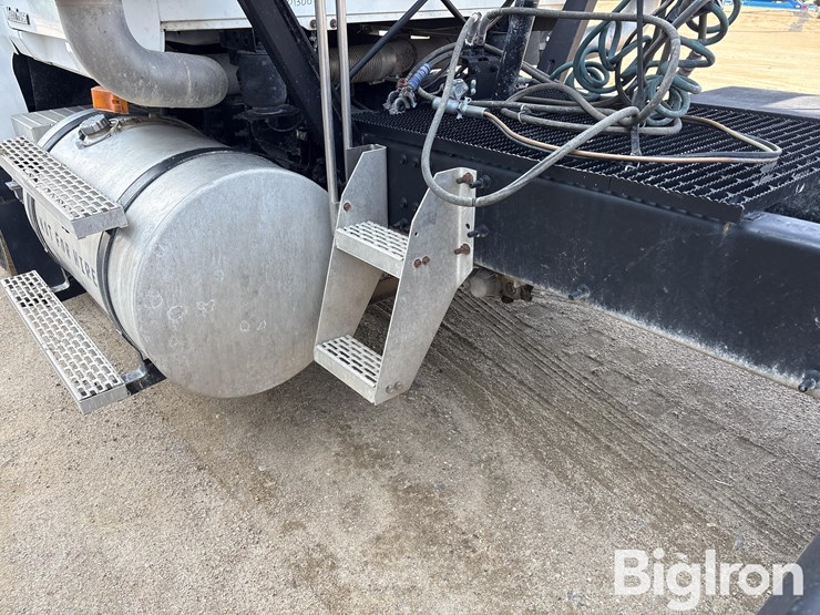 2005-mack-ch613-image-17