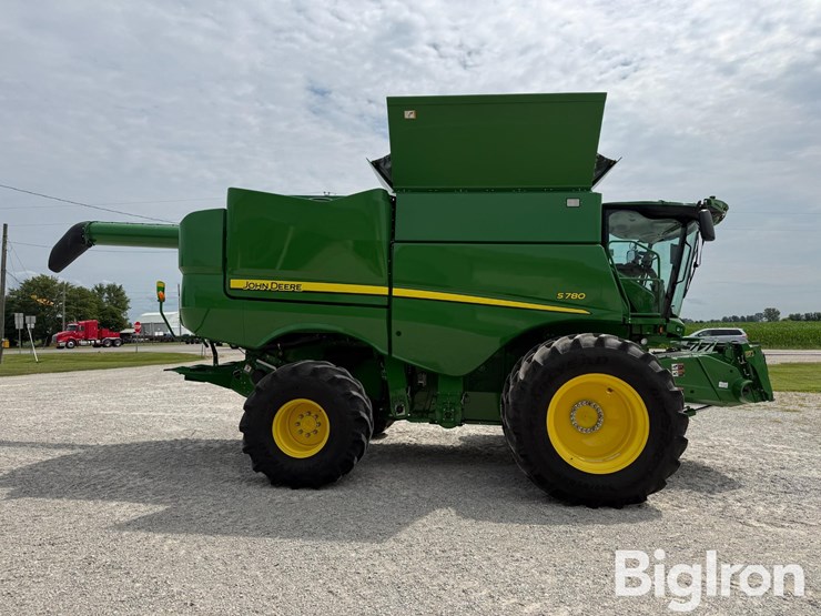 2024-john-deere-s780-image-4