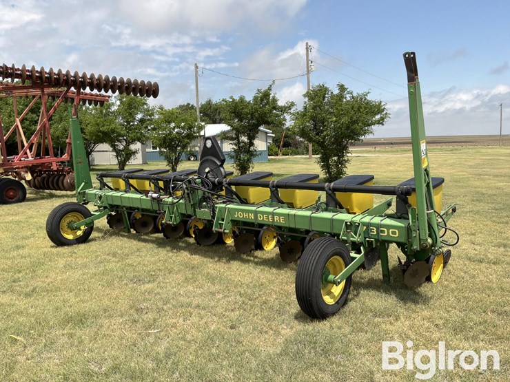john-deere-2-image-1