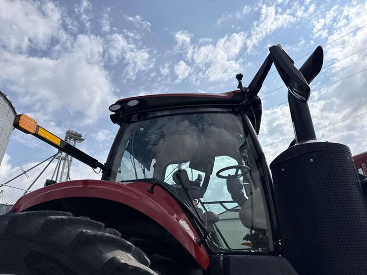2024-case-ih-340-image-28