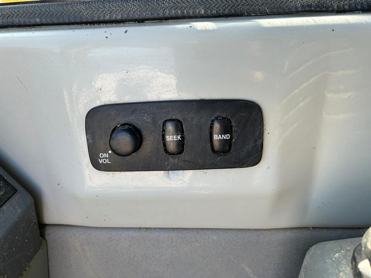 2003-hyundai-robex-210-lc-7-image-26