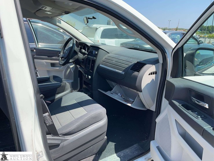 2008-dodge-grand-caravan-se-image-14