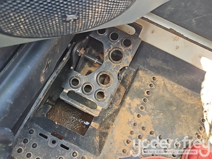 2023-bobcat-t550-image-28