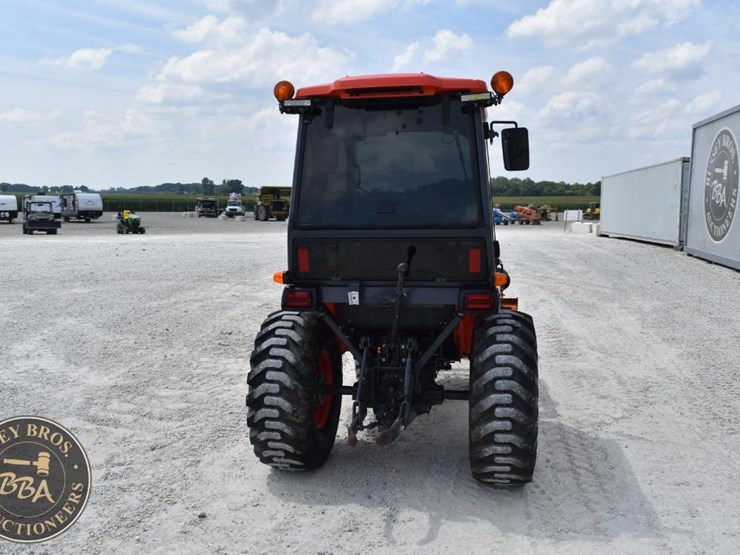2013-kubota-b3000hsd-image-14