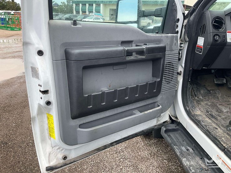 2012-ford-f550-image-12