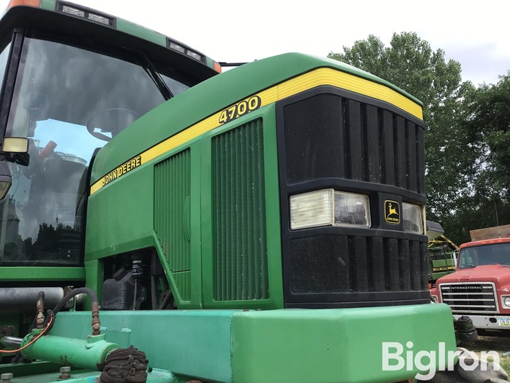 john-deere-4700-image-10