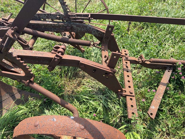 international-harvester-two-bottom-pull-type-moldboard-plow-image-20