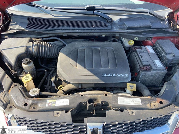 2013-dodge-grand-caravan-sxt-image-10