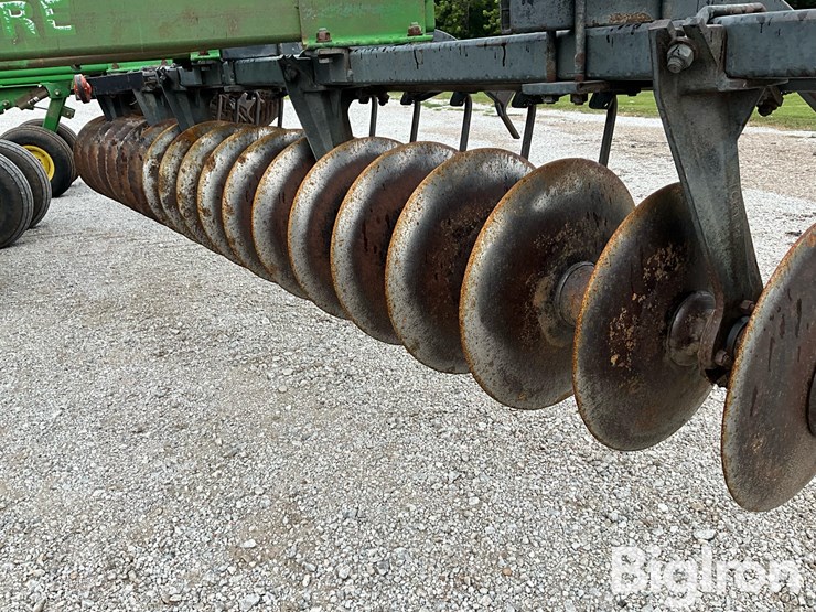 john-deere-630-image-16