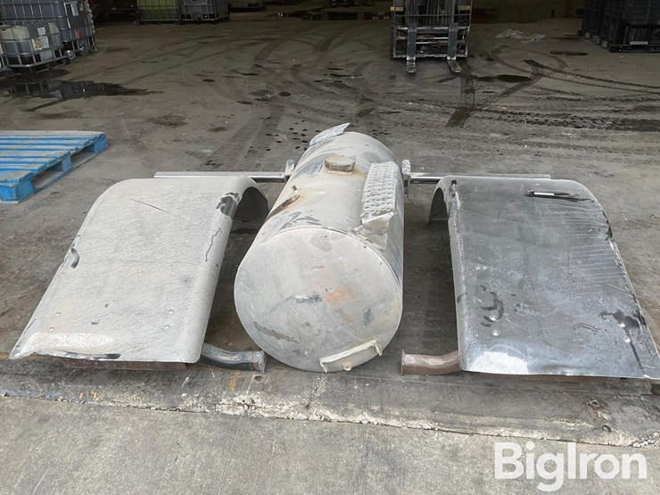 hogebuilt-chrome-quarter-fenders-image-2