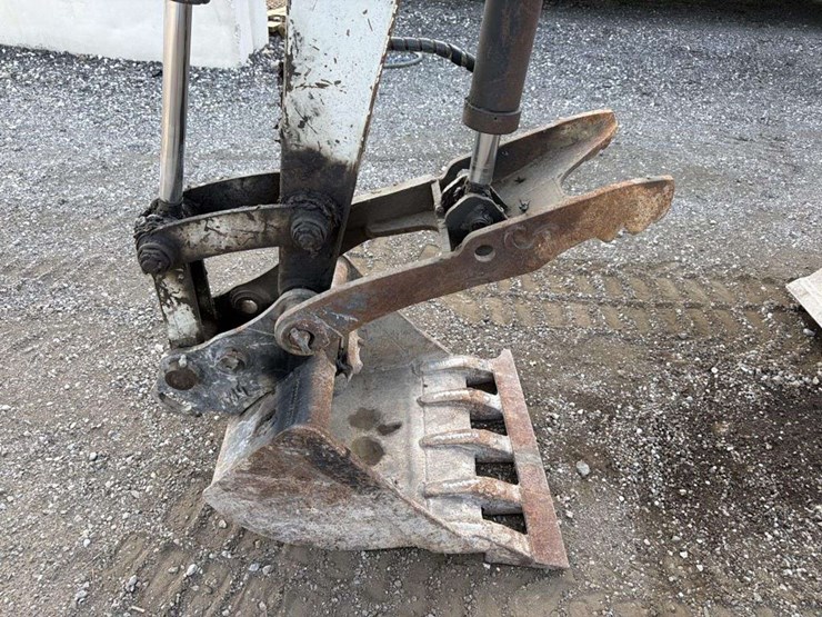 takeuchi-tb135-image-8