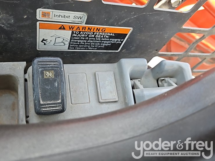 2015-kubota-svl90-2-image-27