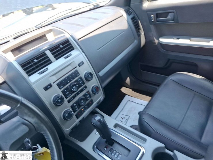 2012-ford-escape-image-13