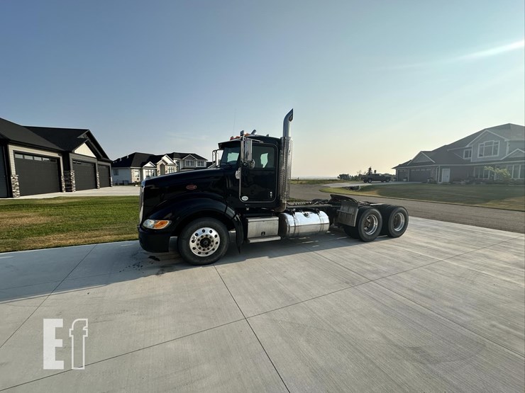2012-peterbilt-386-image-1