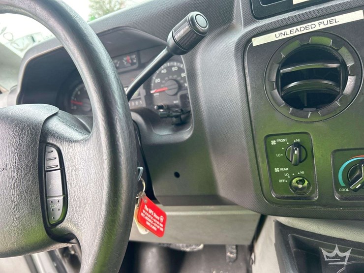 2011-ford-e450-image-21