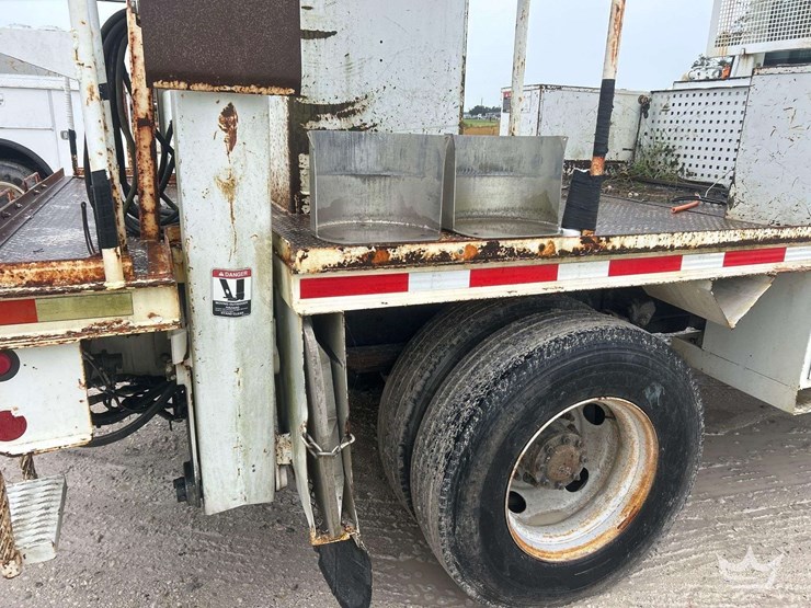 2005-altec-d947-image-33