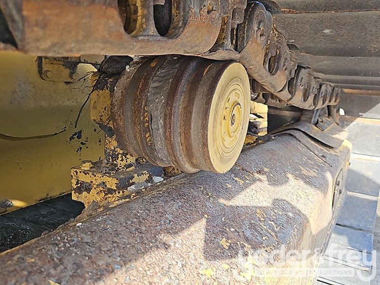 2011-caterpillar-d5k-image-11