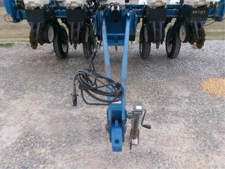 2000-kinze-3000-image-3