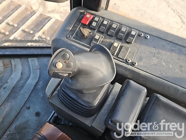 2011-caterpillar-d5k-image-32