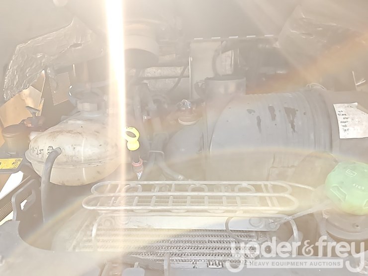 2021-deere-331g-image-22