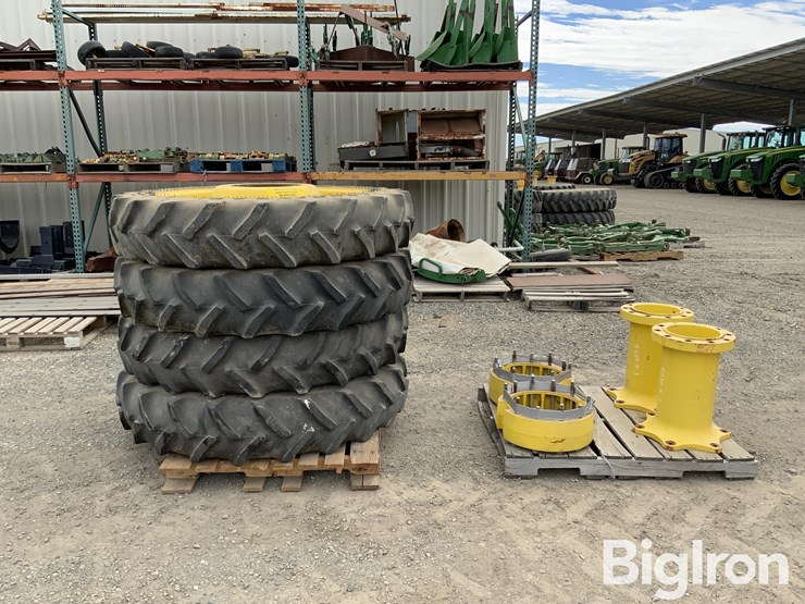 john-deere-8235r-image-2
