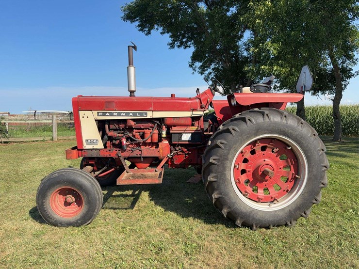farmall-806-diesel-image-2