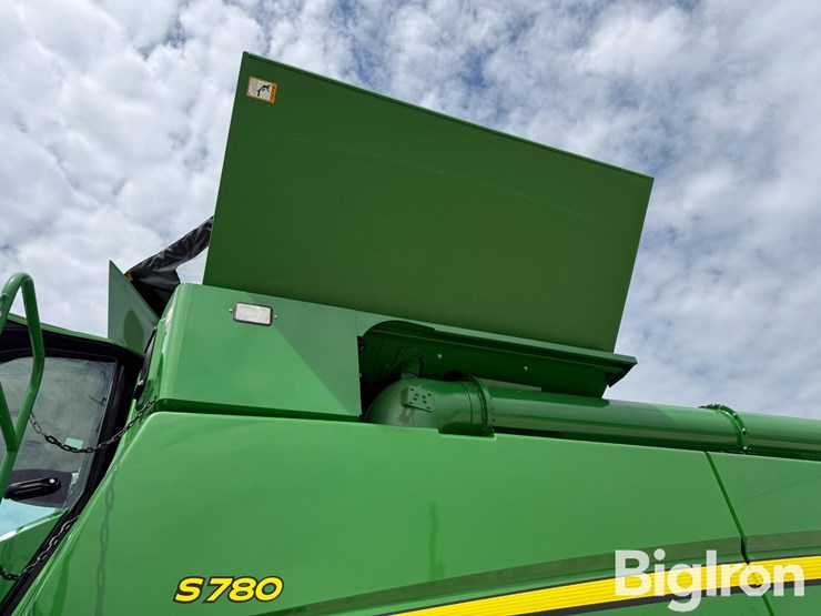 2024-john-deere-s780-image-15
