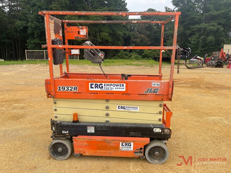 2017-jlg-1932r-image-2