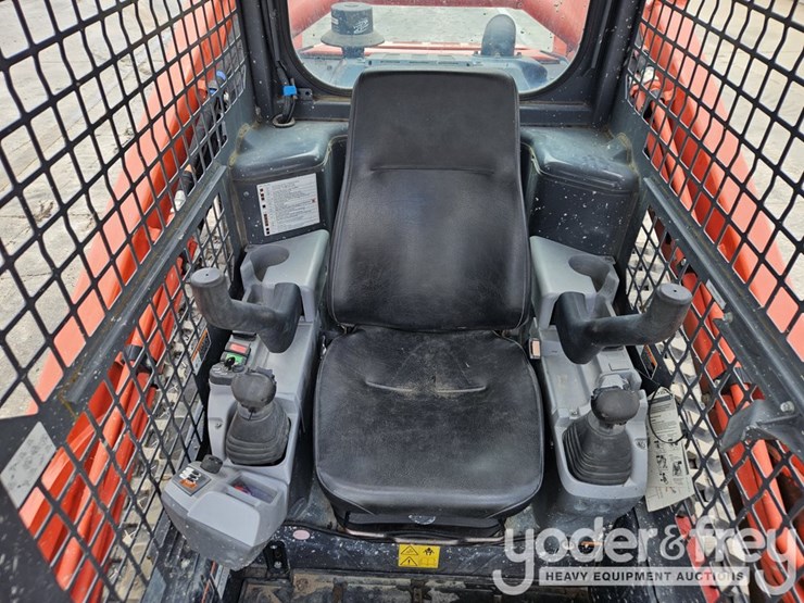 2023-kubota-svl97-2-image-26